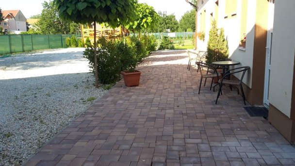 Apartmánový dom Flower Bike Štúrovo 27