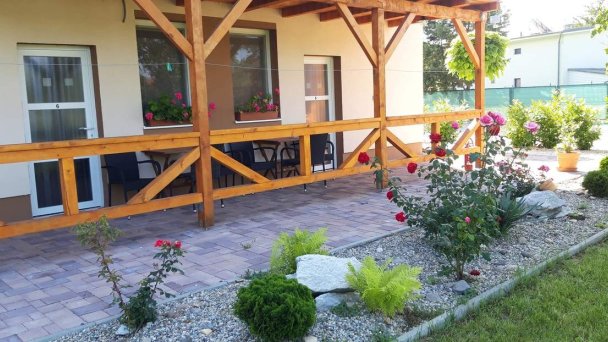 Apartmánový dom Flower Bike Štúrovo 32