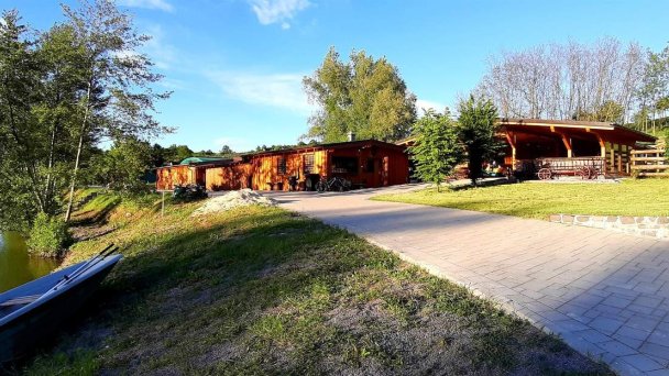 Chata pri Jazierku vo Viniciach Slepčany 16