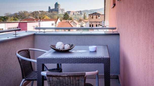 Central House Štúrovo 18