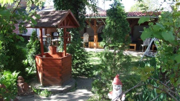 Penzión pod čerešňou, Penzión Sedliacky dvor a Penzión Šipošov dvor Štúrovo 7 Penzión pod čerešňou, Penzión Sedliacky dvor a Penzión Šipošov dvor Štúrovo 7