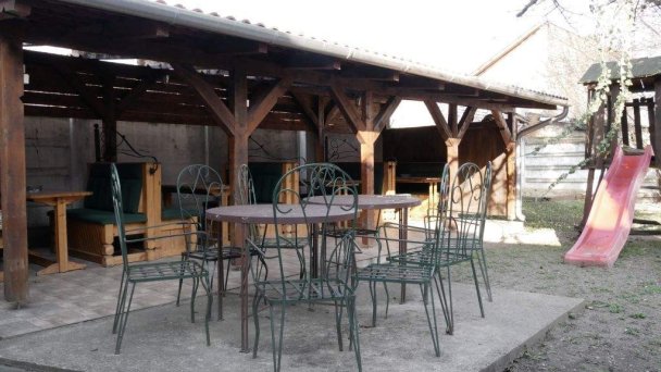 Penzión pod čerešňou, Penzión Sedliacky dvor a Penzión Šipošov dvor Štúrovo 4 Penzión pod čerešňou, Penzión Sedliacky dvor a Penzión Šipošov dvor Štúrovo 4
