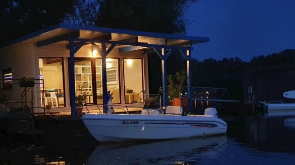 Hausboat „Život na vode“ Bratislava 18 Hausboat „Život na vode“ Bratislava 18