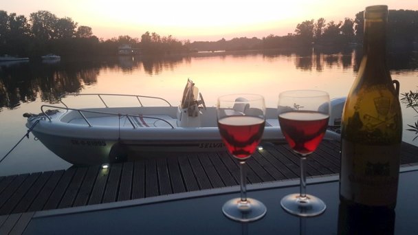 Hausboat „Život na vode“ Bratislava 38 Hausboat „Život na vode“ Bratislava 38