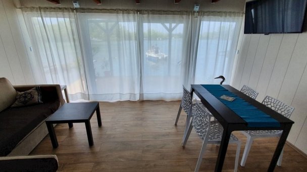 Hausboat „Život na vode“ Bratislava 42 Hausboat „Život na vode“ Bratislava 42