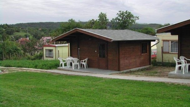 Chaty pri lekárni Podhájska 11 Chaty pri lekárni Podhájska 11