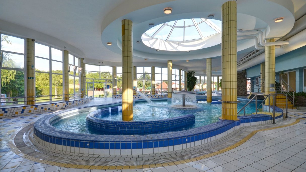 Thermalpark & ​​SPA se vstupem do venkovních a vnitřních bazénů a klasickou masáží 1