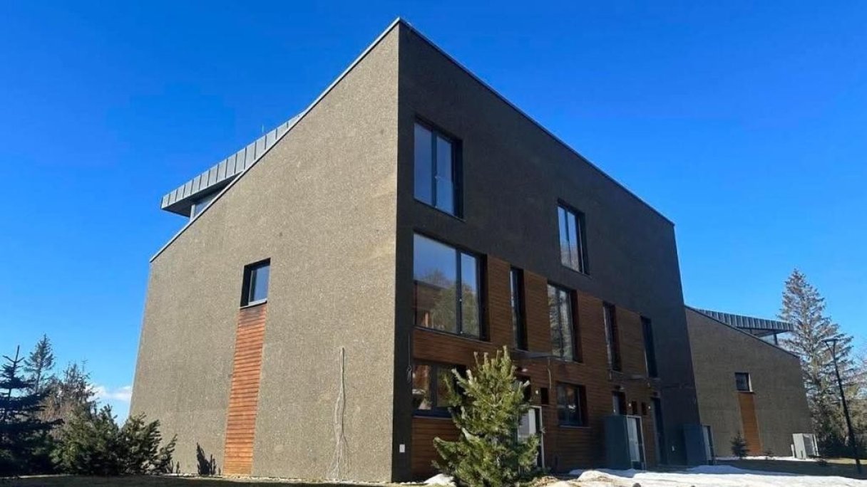 Rezidencia pod Štrbským Plesom, Tatranská Štrba 1
